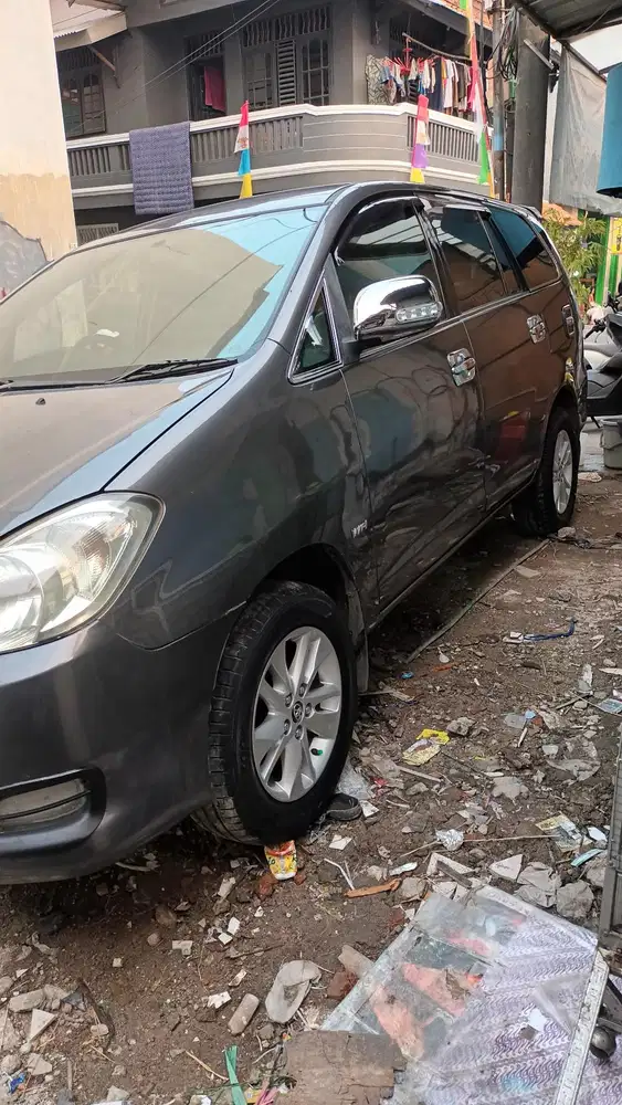 Toyota Kijang Innova 2010 Bensin