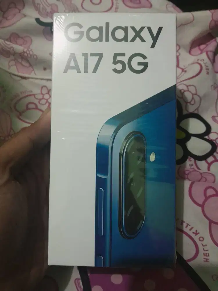 Hp masih baru belum buka segel.