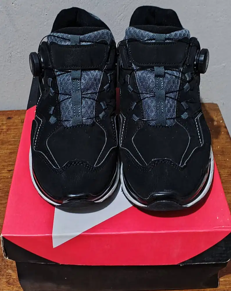 Sepatu Tactical Hiking