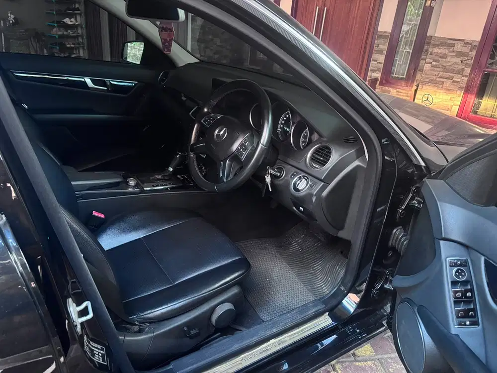 Mercedes-Benz C200 2013 Bensin
