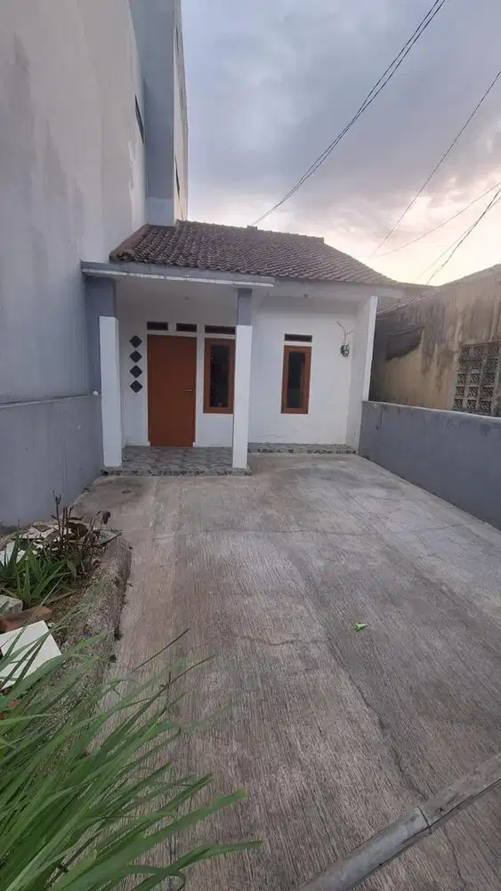 Di Sewakan Rumah Permanen Dekat Jalan Raya