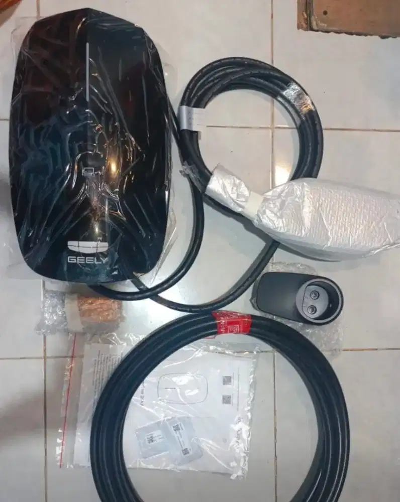 WALL CHARGER EV 7KW BNIB dari Geely EX2 Murah
