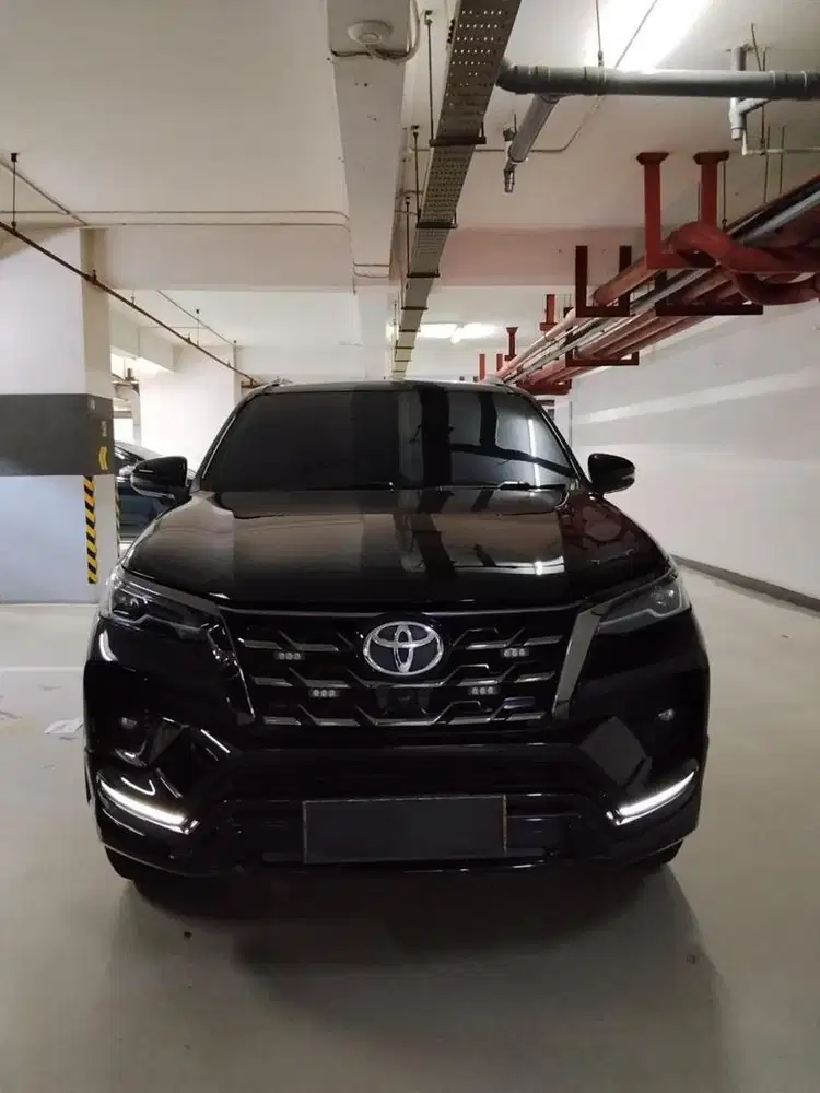 Toyota Fortuner GR 2.8 nik 2022 PEMAKAI LANGSUNG ( cash ) BU