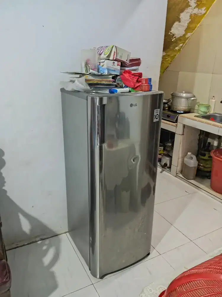 DI JUAL KULKAS SECOND LIKE NEW!!!