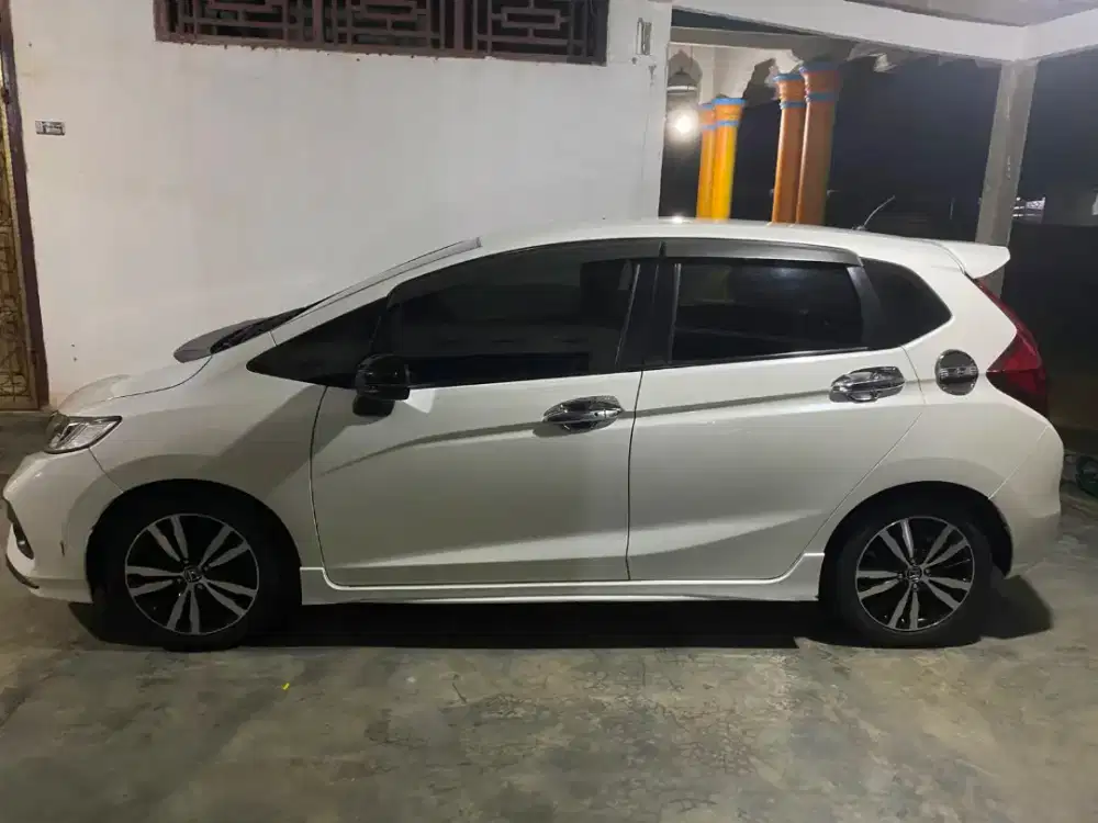 Honda jazz 2019 Matic warna putih low km