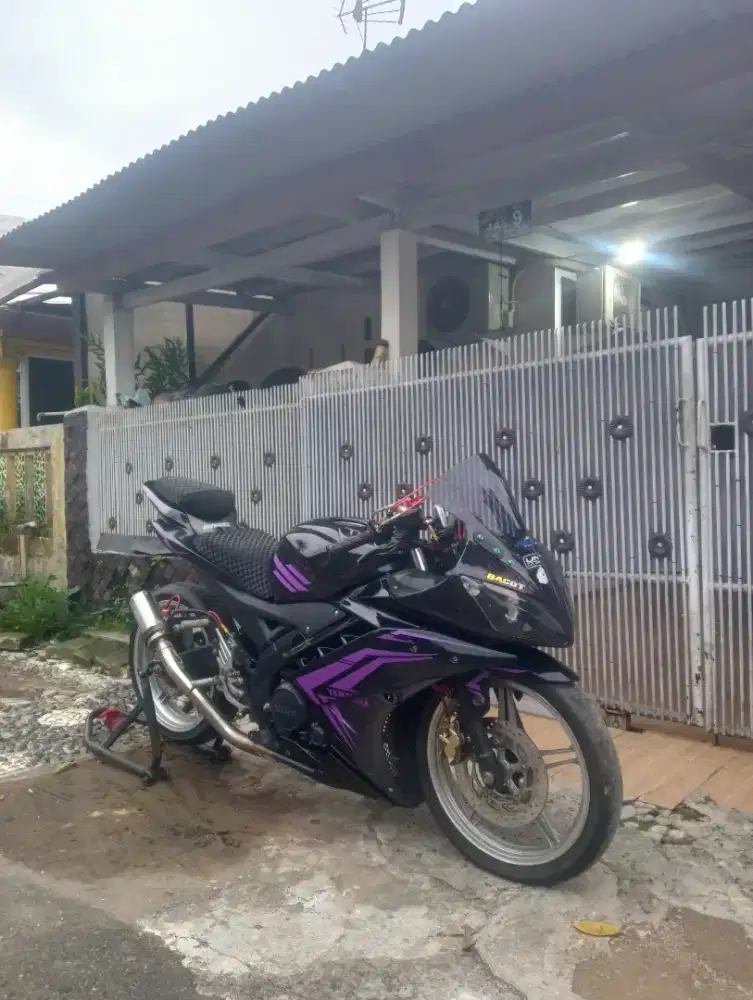 Yamaha YZF R15 V2 Tahun 2017
