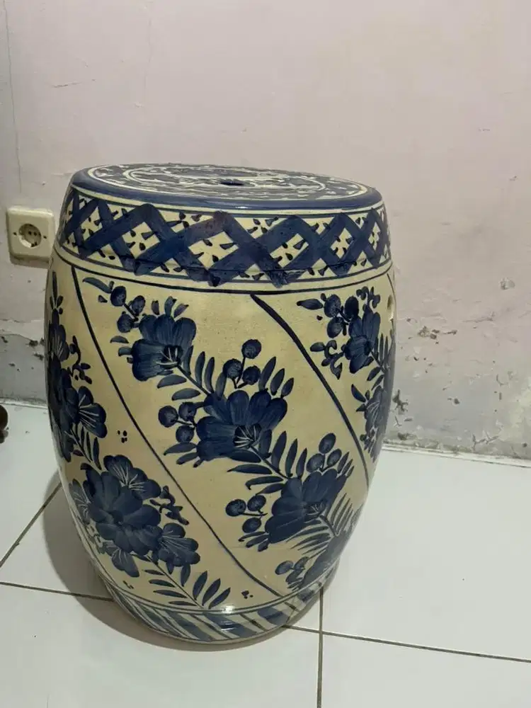 kursi keramik guci keramik