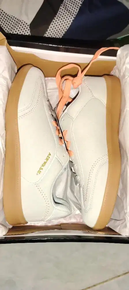 AIRWALK sepatu casual perempuan