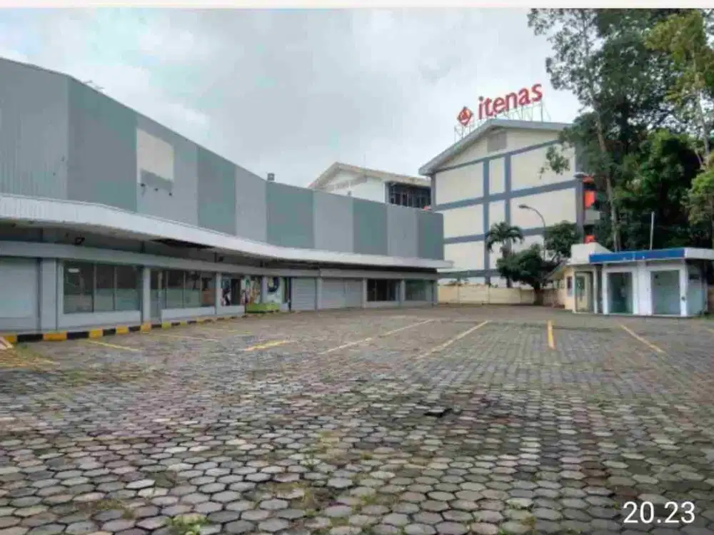 DIJUAL TEMPAT USAHA EX SUPERMARKET