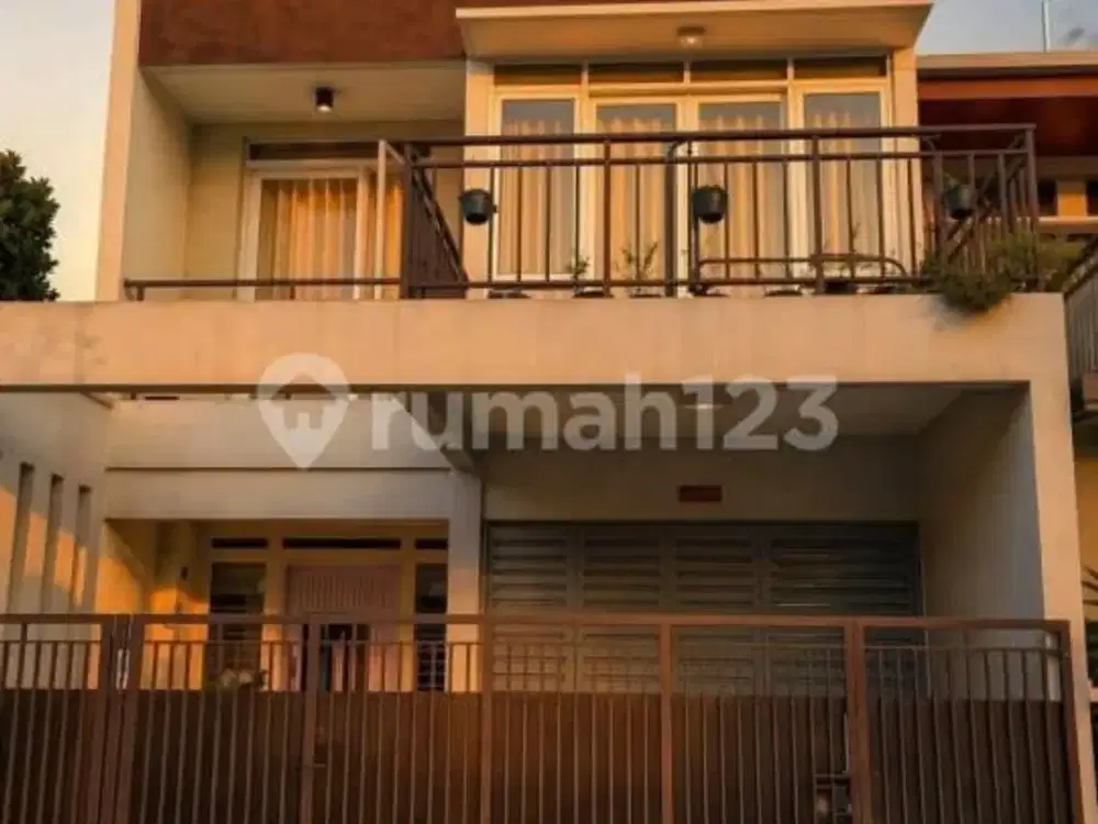 Rumah Bagus Siap Huni di Komplek Cikutra Bandung
