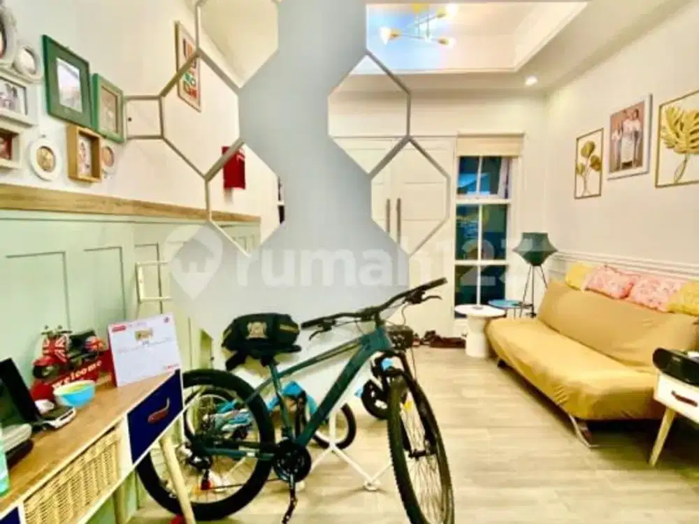 Rumah Bagus 2 Lantai Dalam Komplek Dekat Terminal Antapani