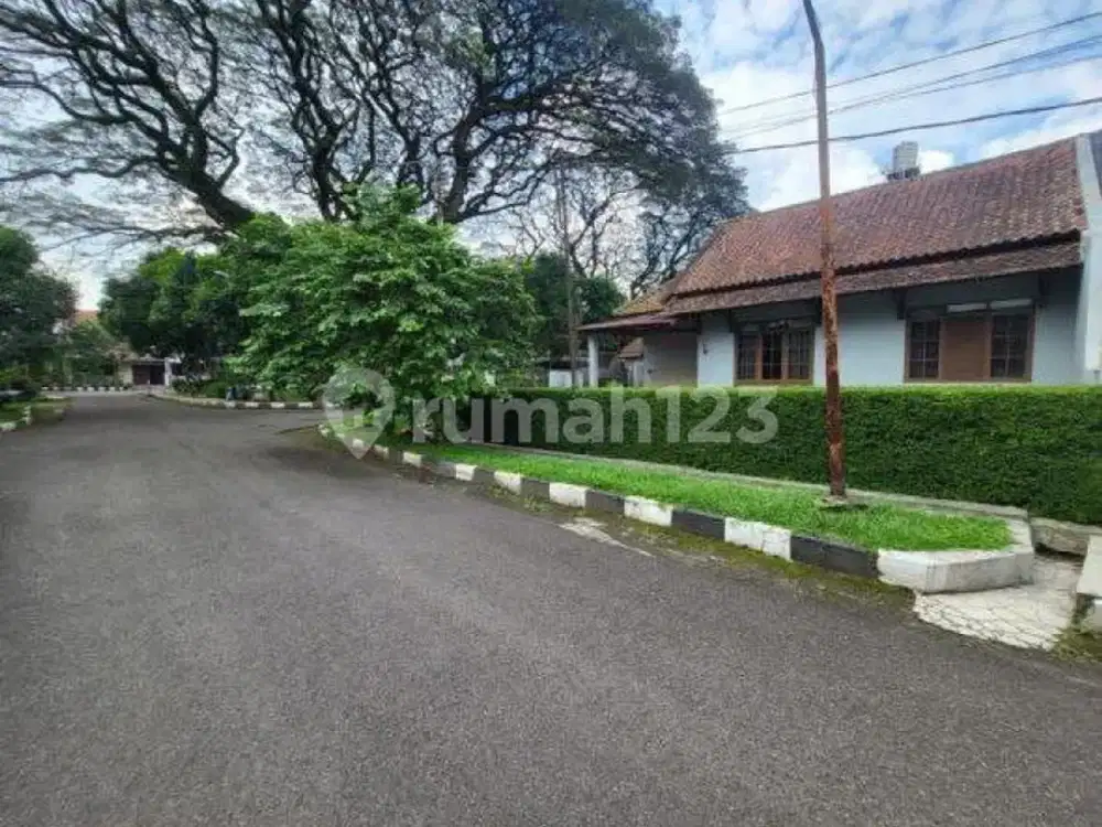 Rumah Sewa Kodya Lokasi Asri di Sayap Riau Bandung