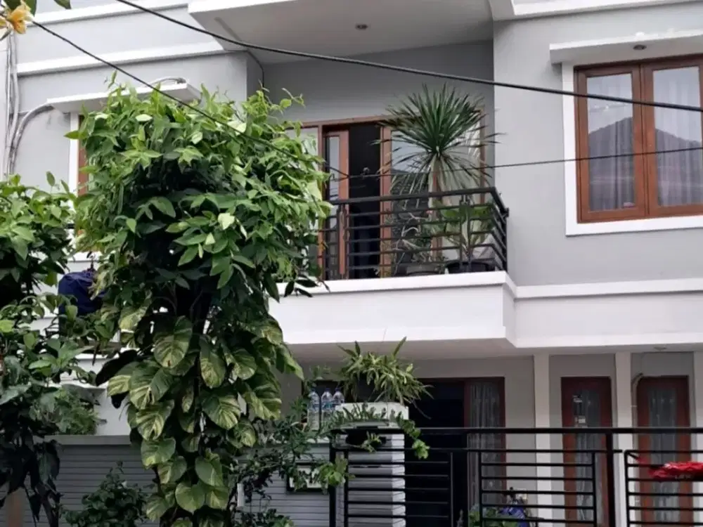 Rumah Di Gading Pandawa Kelapa Gading - Bangunan 3 Lantai