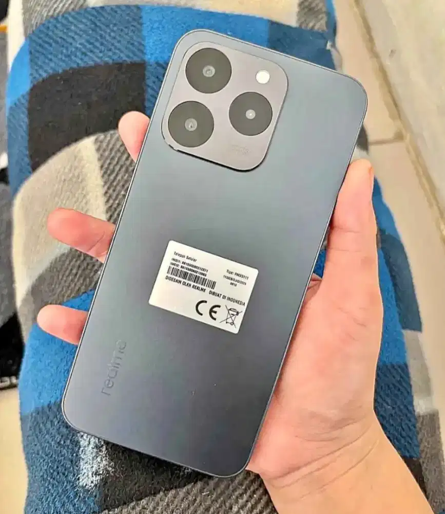 Realme 15T 5G ram 8/128 baterai 7000mah