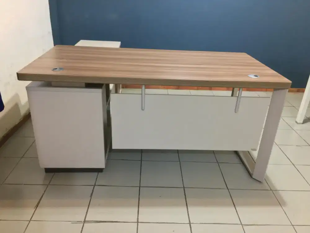 meja direktur informa