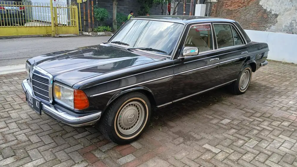 Mercedes-Benz W123 280E 1984 Automatic