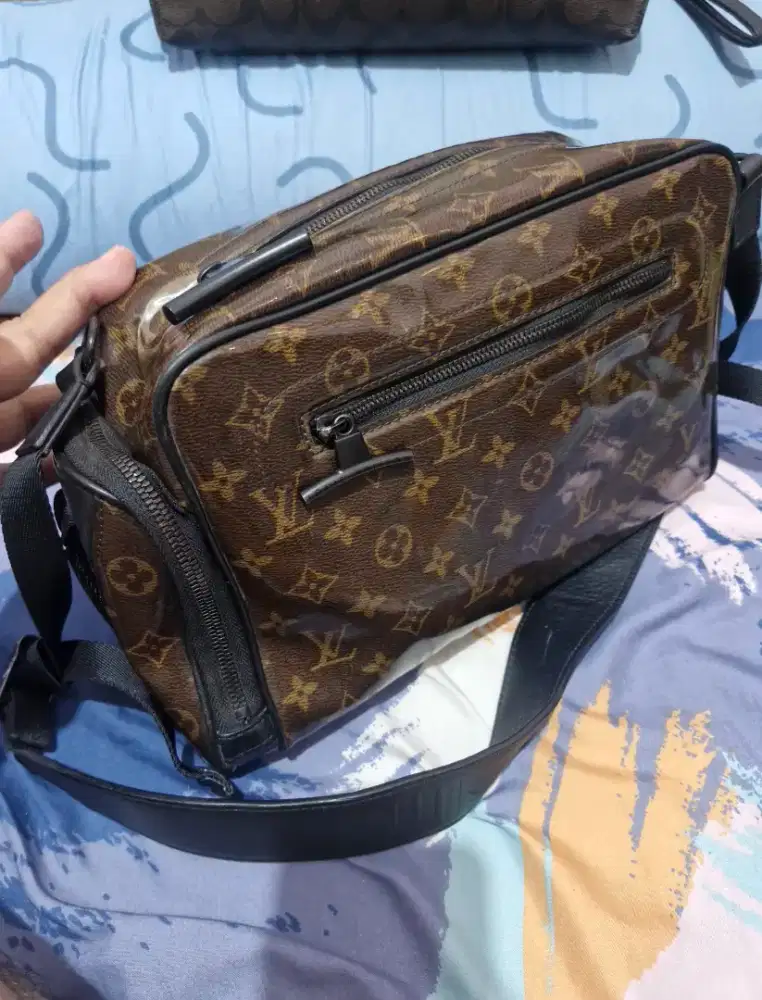 Jarang ada tas LV bisa sling, bisa jd pouch jarang ada
