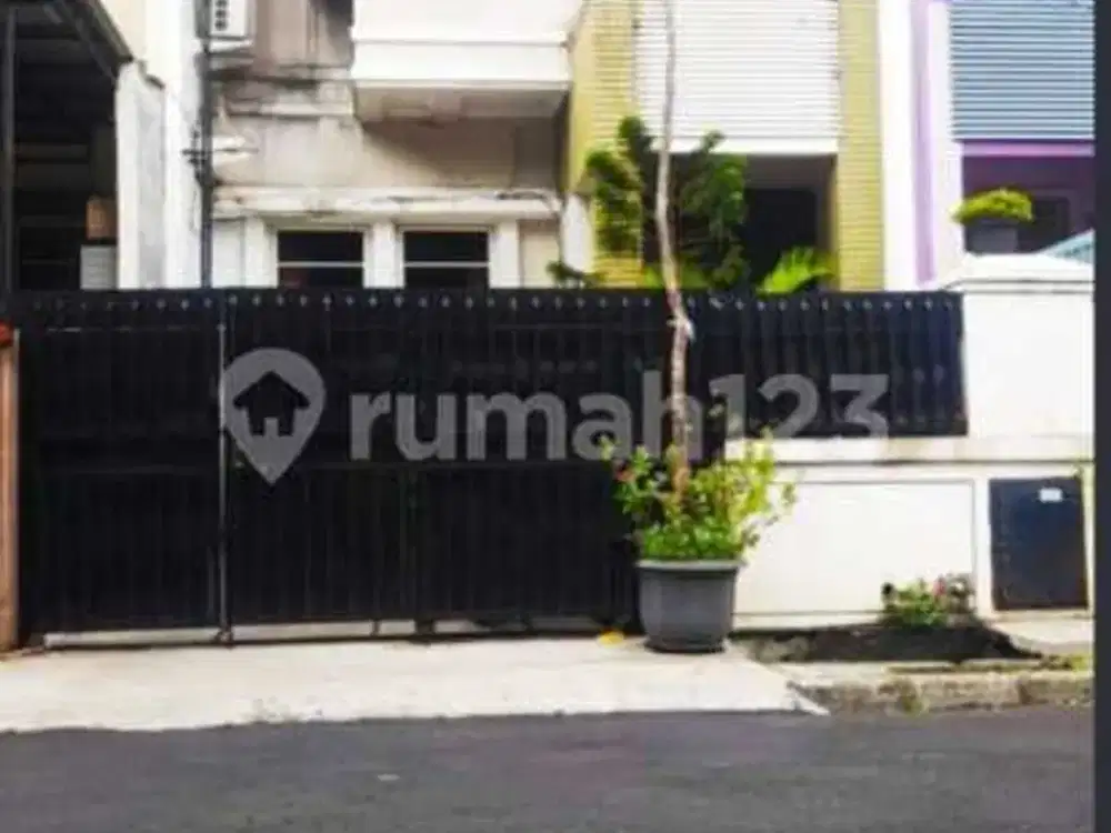 Dijual Rumah Taman Semanan Indah Jakarta Barat