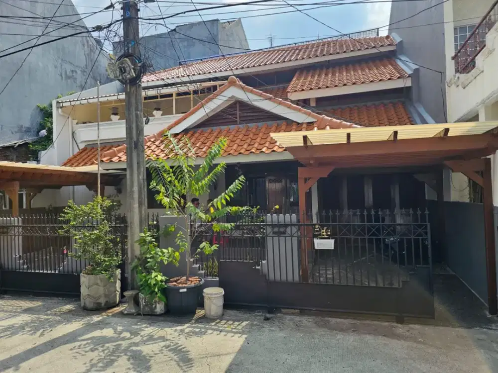 R01-0458 disewakan rumah sudah rapih dan tinggi dari jalan kelapa gading jakarta utara