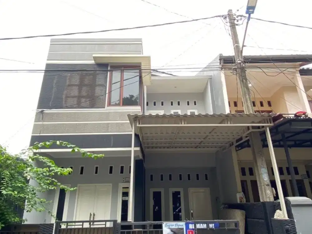 Rumah 2 Lt 6 Menit ke RS Mitra Keluarga Cibubur Hadap Selatan J-35001