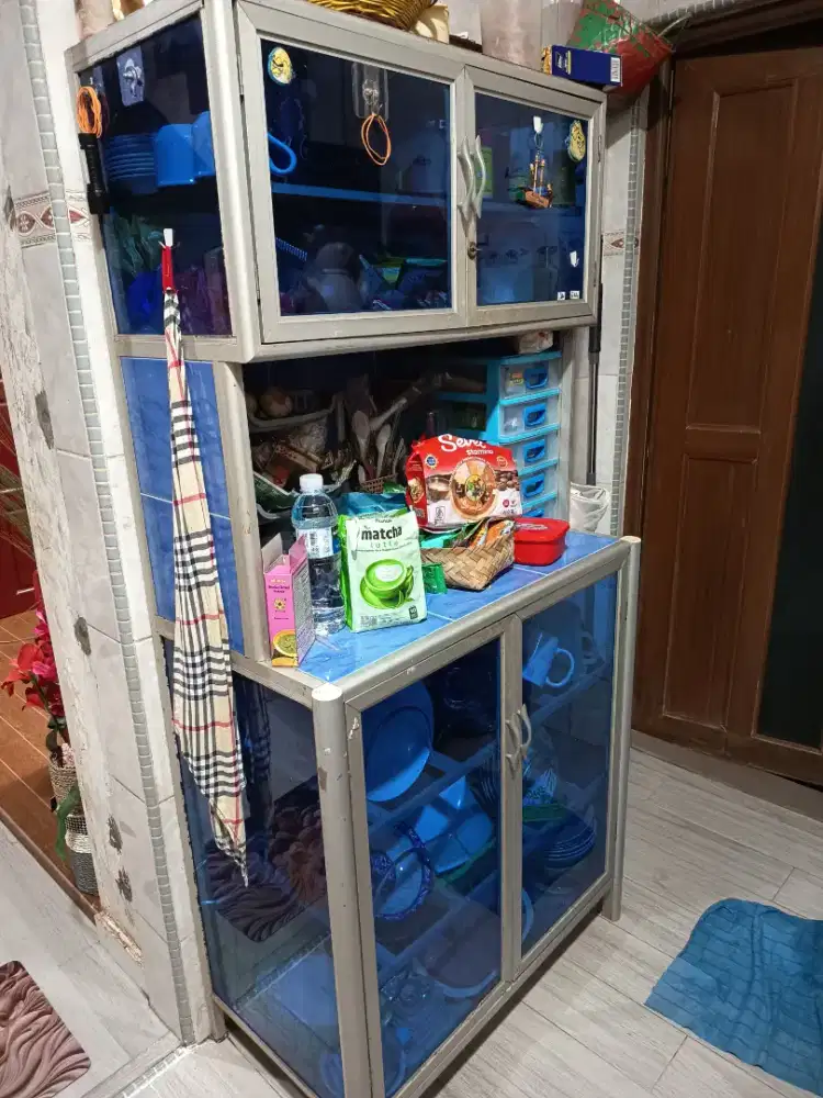 Lemari dapur aluminum