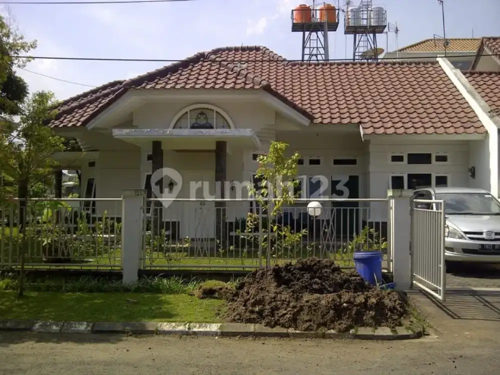 Rumah Desain Klasik Siap Huni Dalam Cluster Batununggal Indahh Bandung