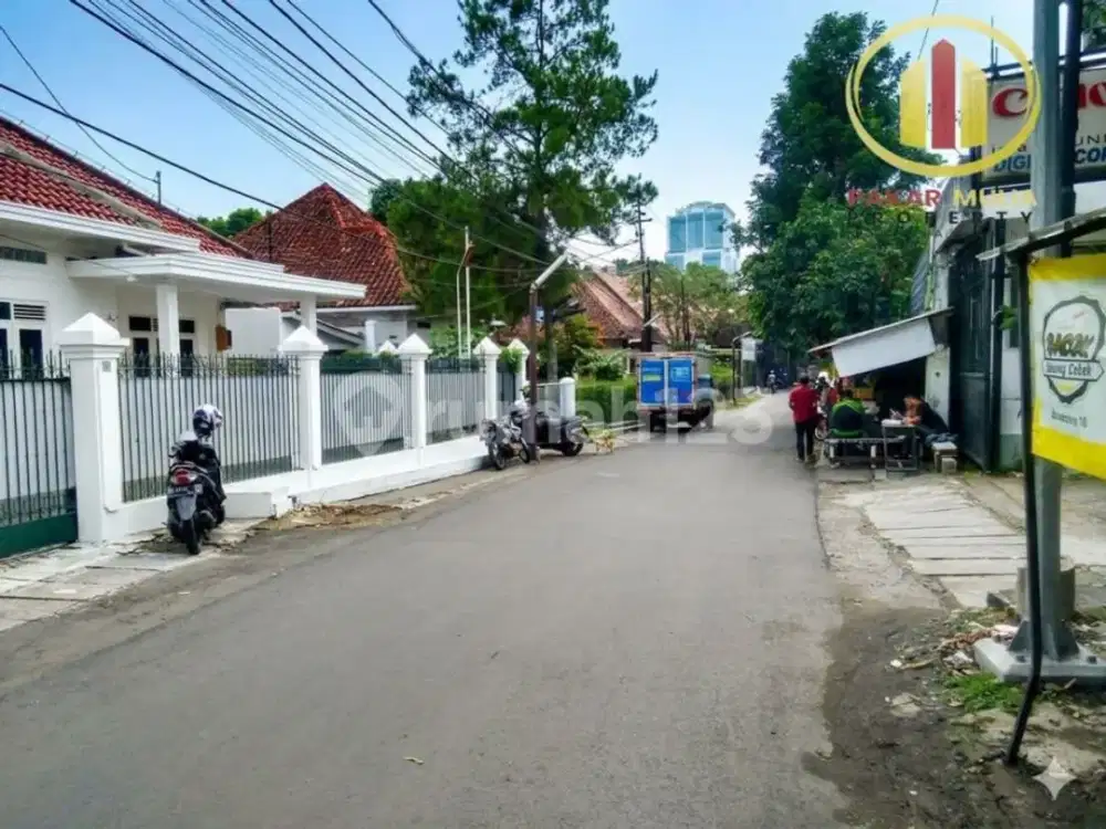 Rumah Vintage Siap Huni Jalan Natuna Sayap Sunda Pusat Kota