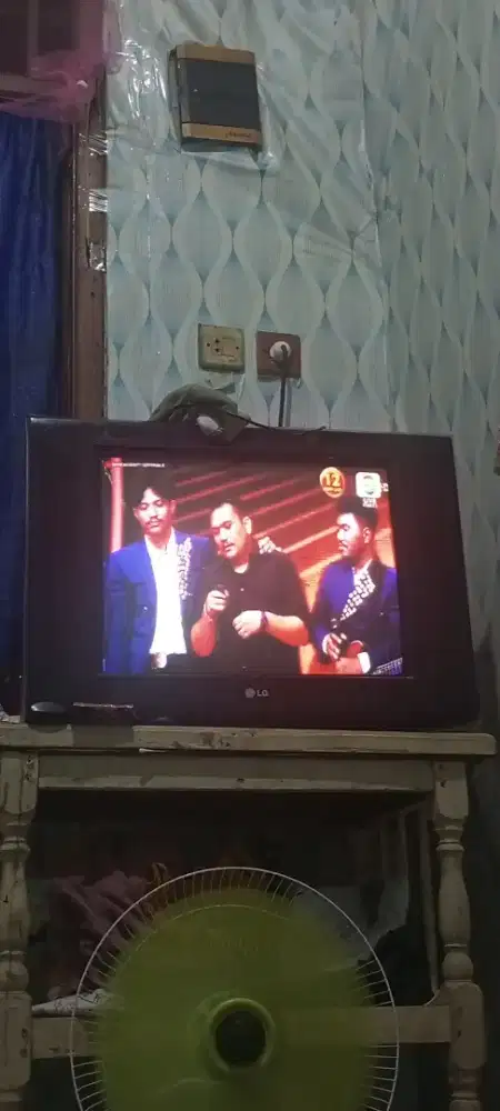 Tv merek LG 21 in