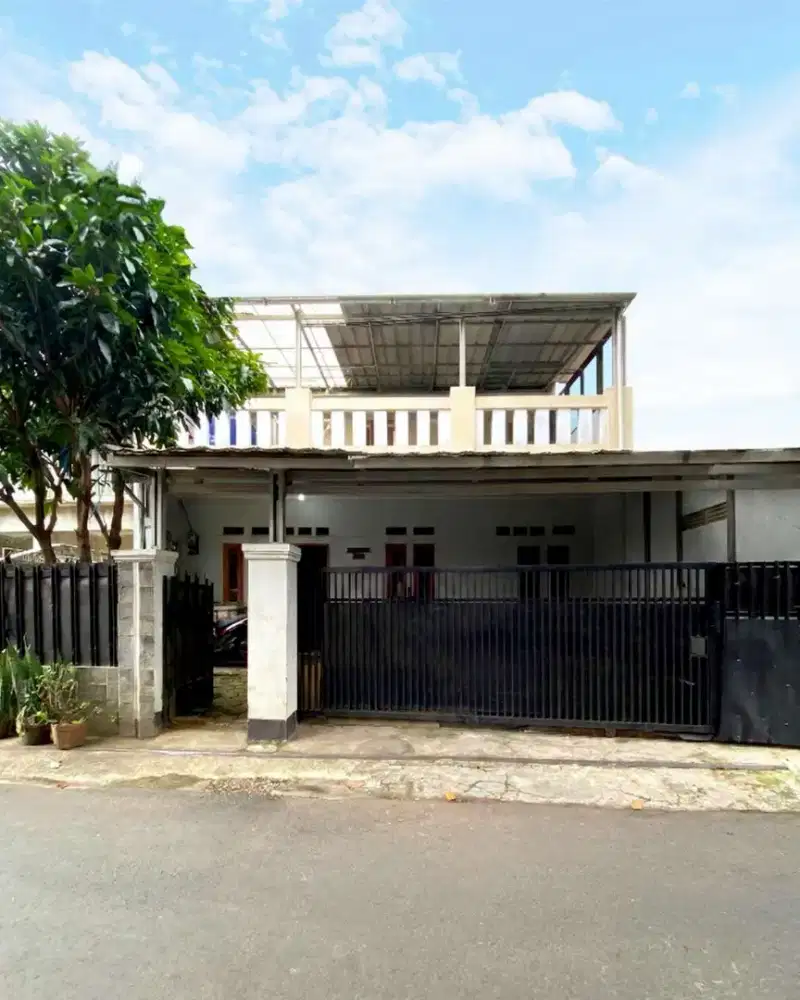 Rumah 2 lantai strategis di Kota Bandung