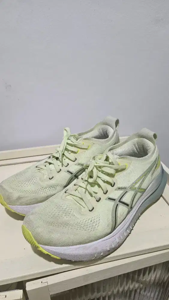 Sepatu running asics kayano