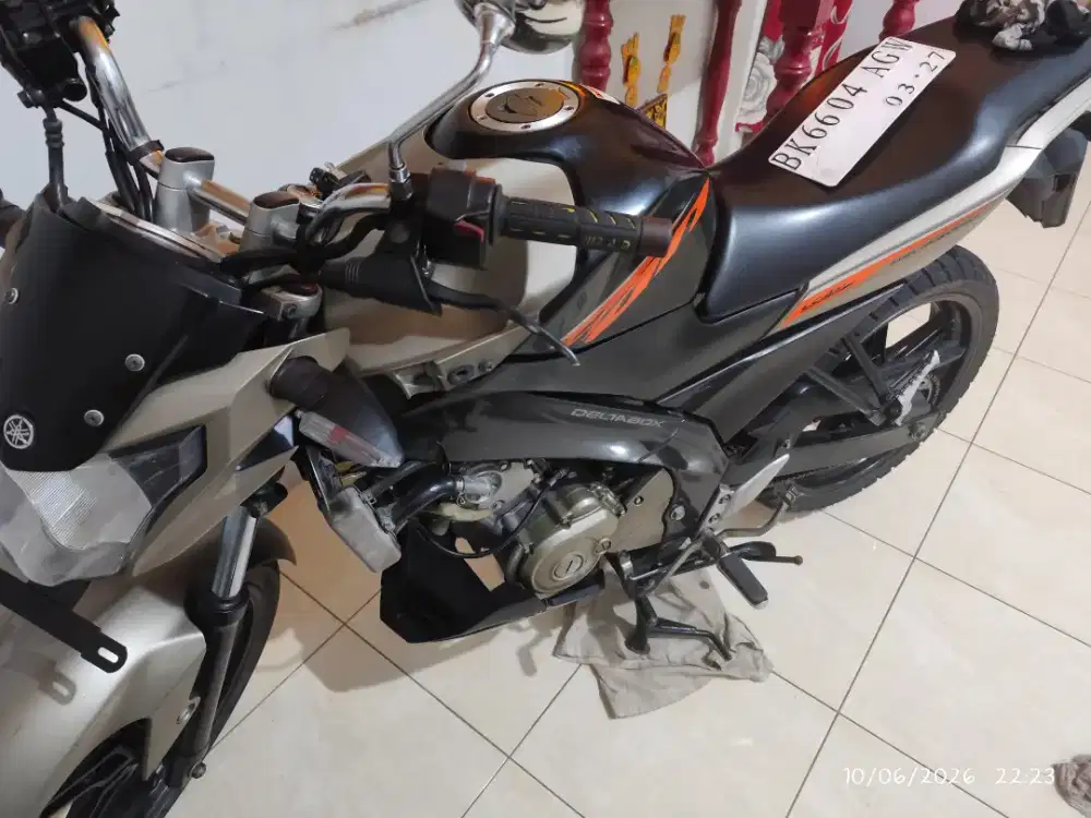 Vixion NVA 2017 Gold edition