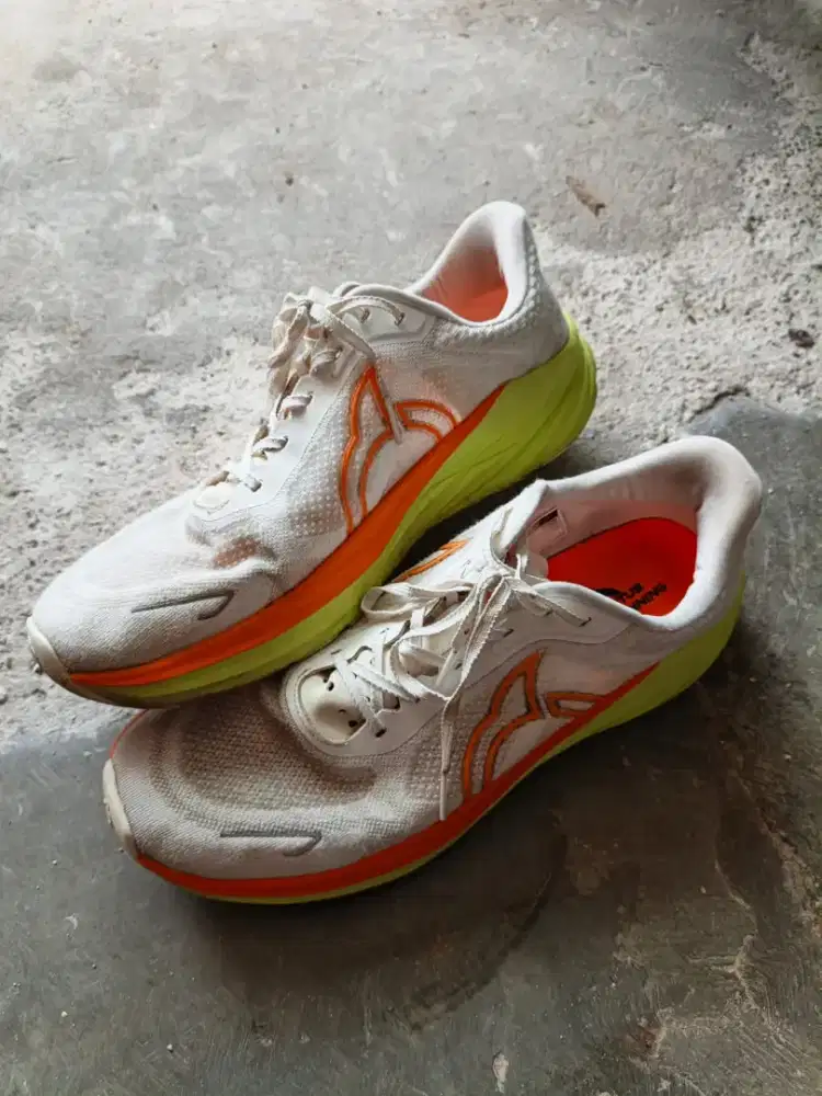 Dijual sepatu lari merk ortuseight & 910 ninteen