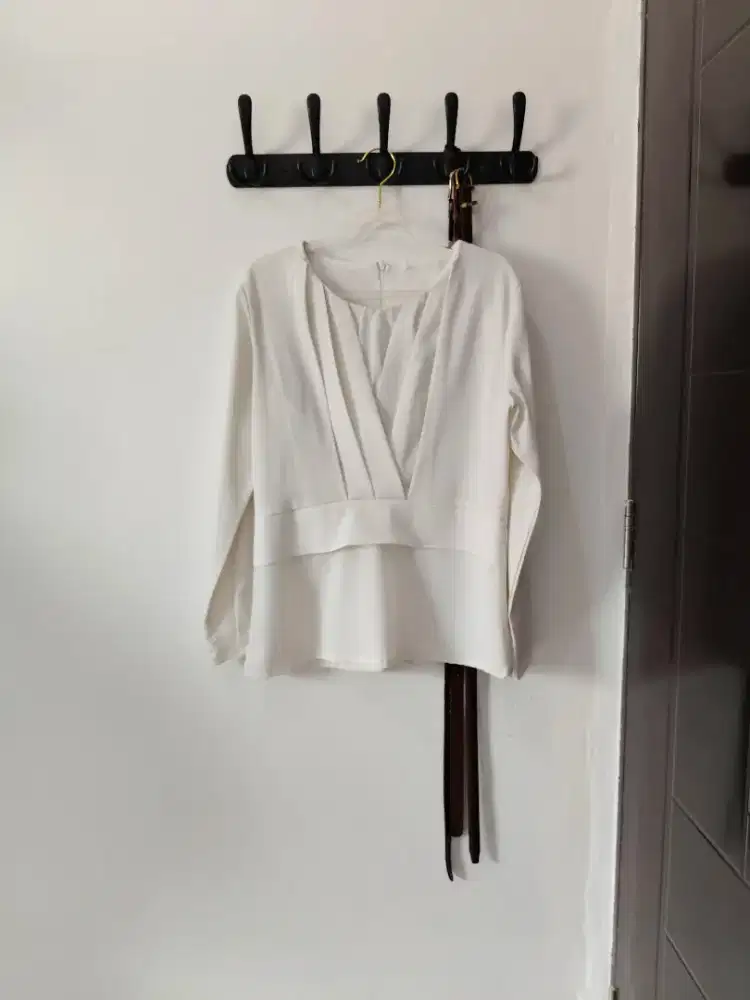 Blouse Blus Putih Wanita