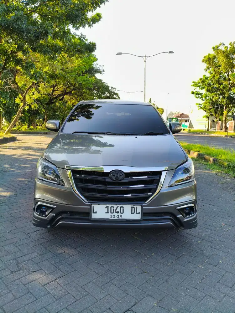 Toyota Kijang Innova 2010 Bensin