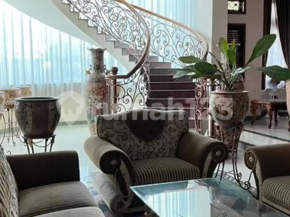 Dijual Rumah Mewah Eksklusif di Taman Kopo Indah Bandung