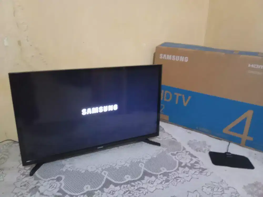 TV DIGITAL SAMSUNG 32 INCH FULLSET NORMAL NOMINUS MULUS + DUS & ANTENA