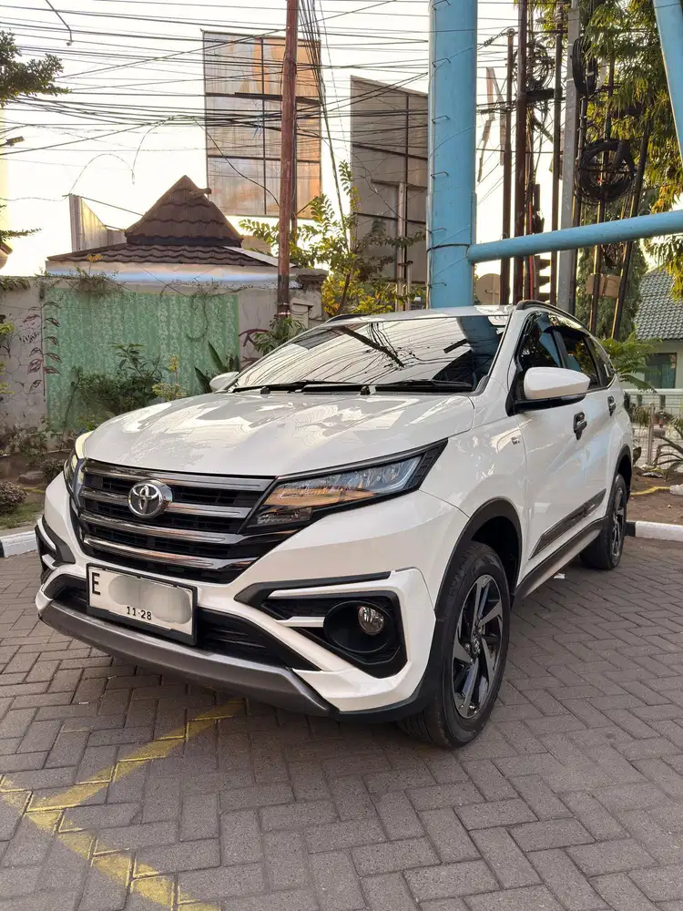 Jual Cepat Toyota Rush 1.5 GR Matic putih low km tangan 1 siap pakai