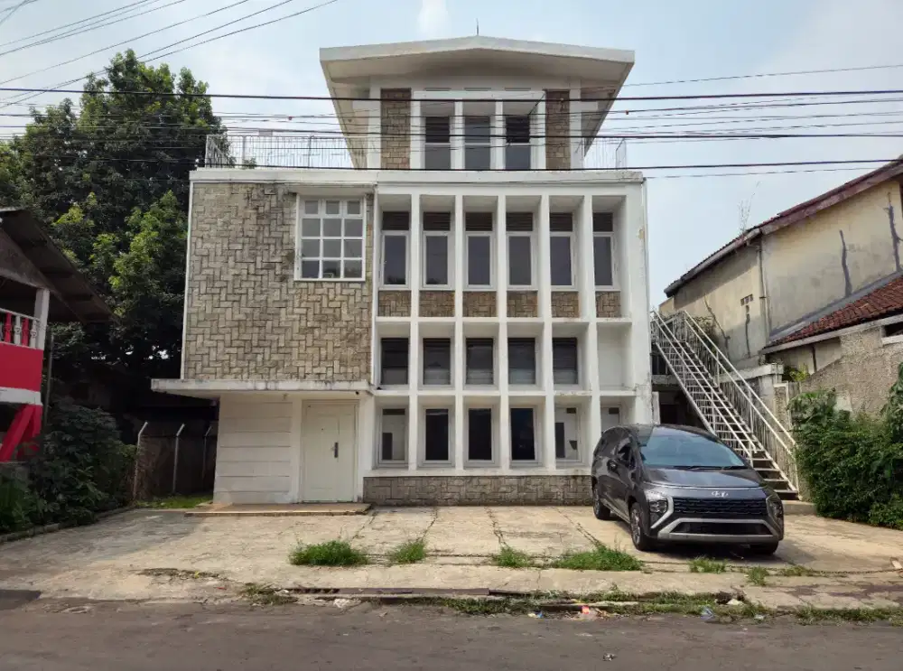 Dijual ruang usaha 3 lantai SHM di Ciwaringin Bogor