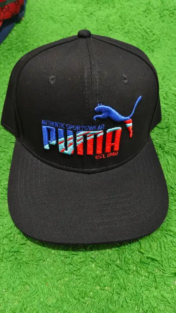 Topi Puma Black motif warna