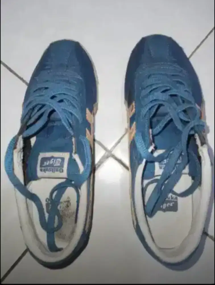 Sepatu merk onitsuka tiger stripes, asli, made in vietnam,size 36,mego