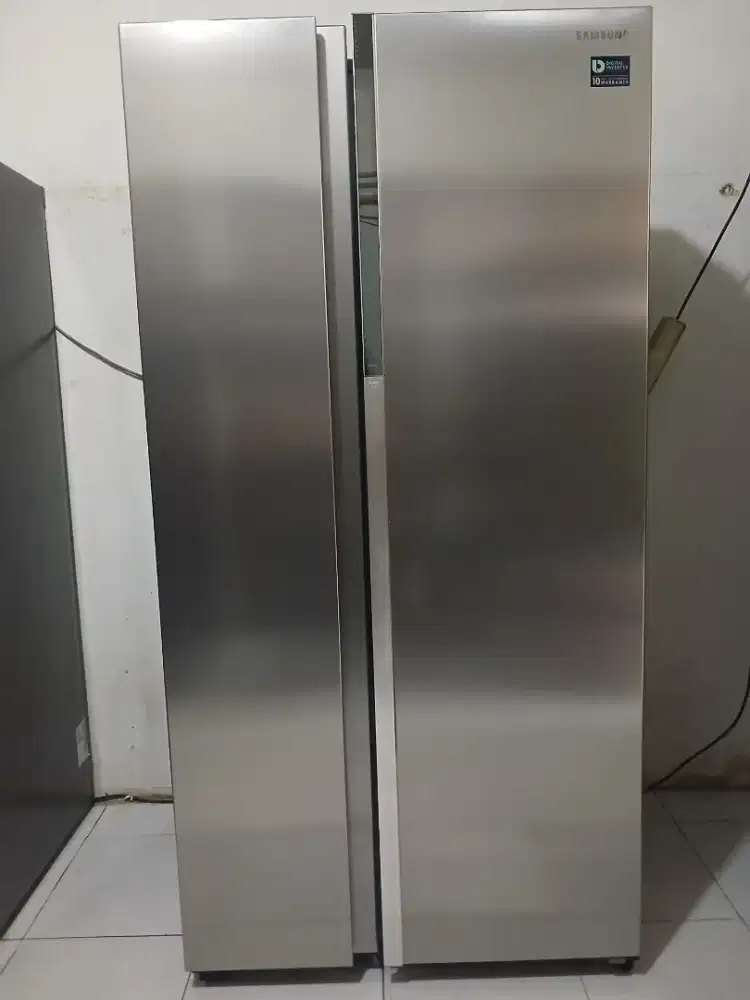 dijual kulkas 3pintu side by side merk samsung mulus normal
