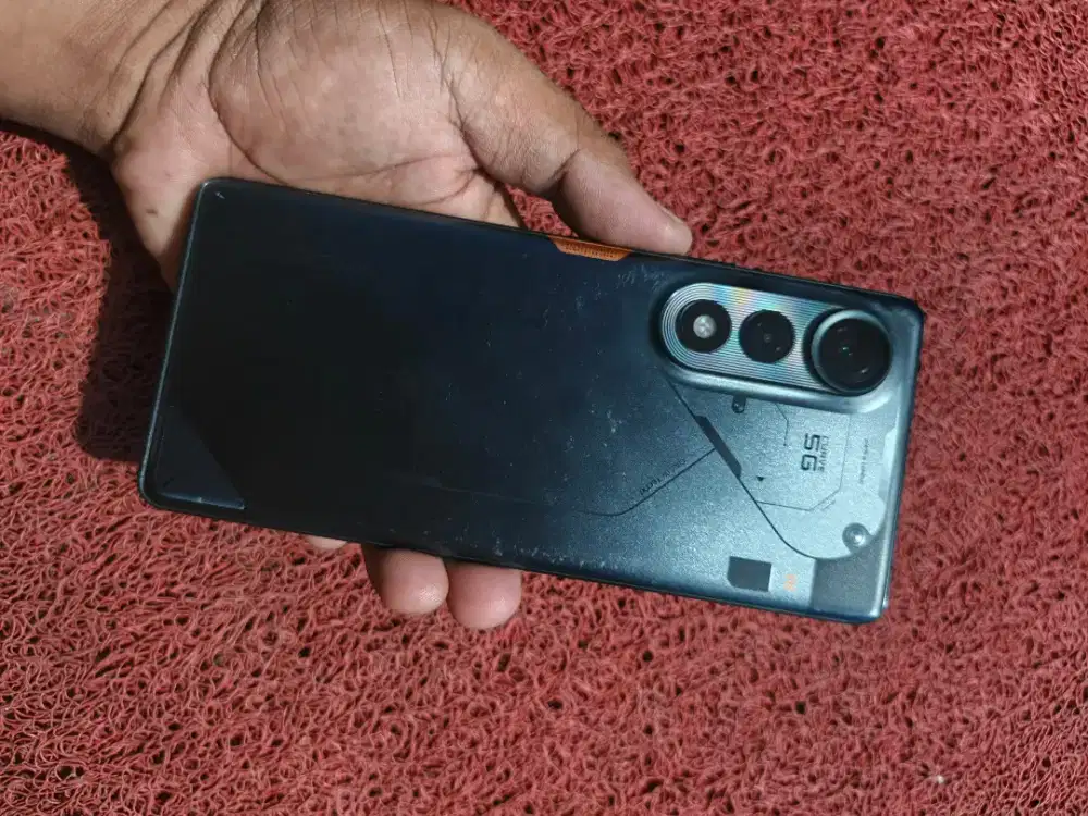 Tecno POVA curve 5g 8/256 gb