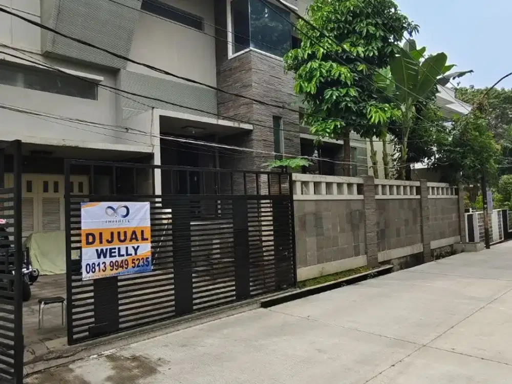 Rumah 2 Lantai Bangunan Kokoh di Green Ville