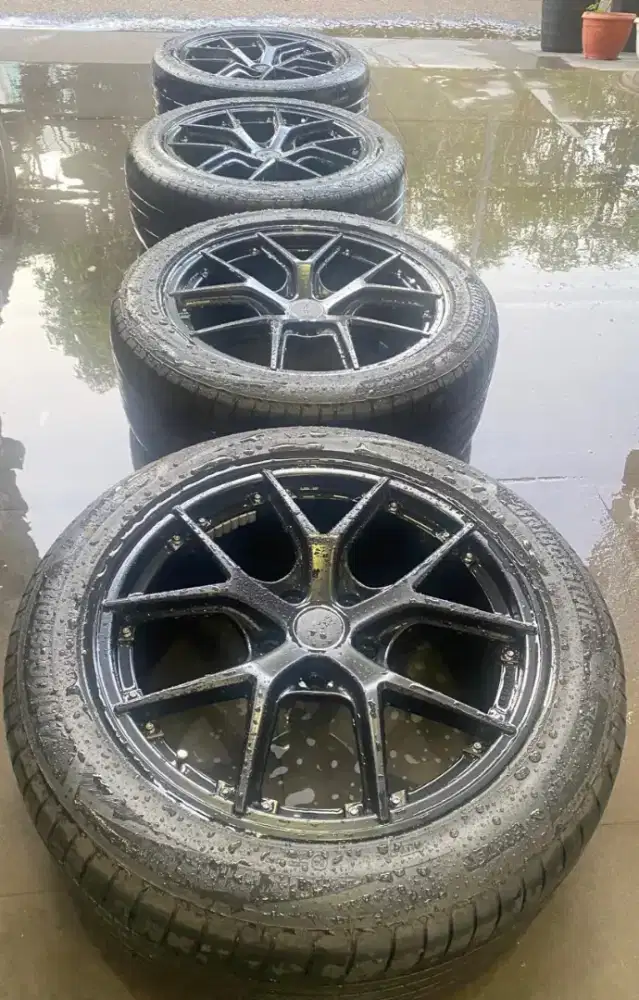 Dijual velg dan ban second zenix R18
