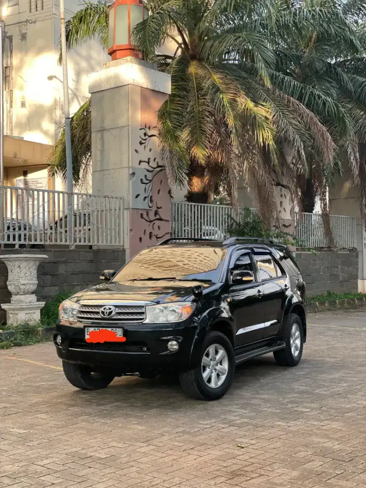 Toyota Fortuner 2.7 G Luxury 2010 Matic Bensin
