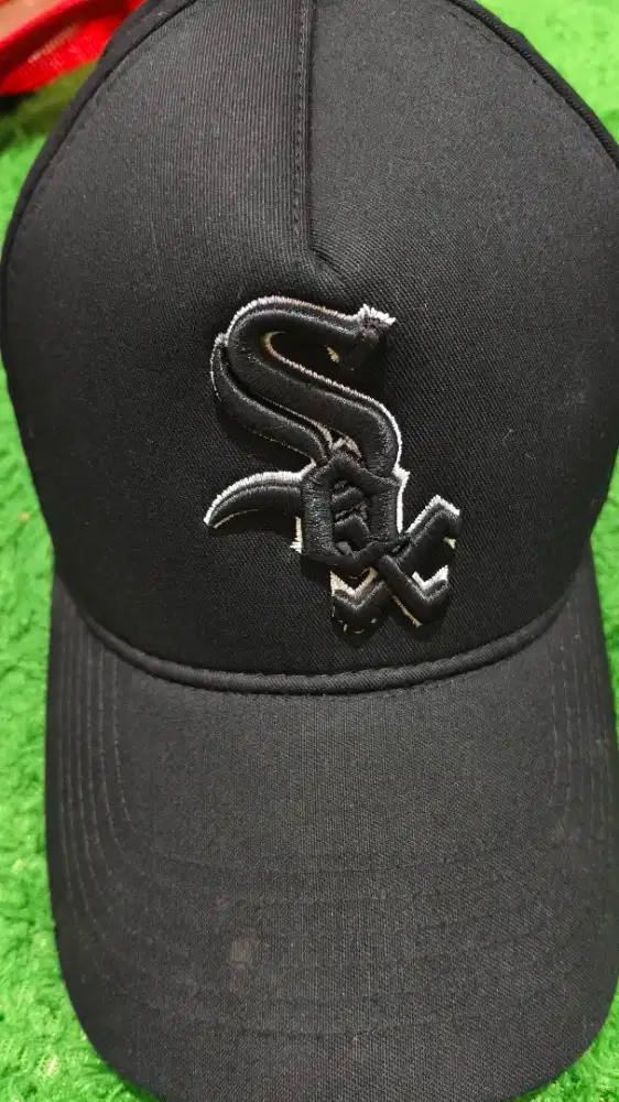 Topi Sox Black bordir putih