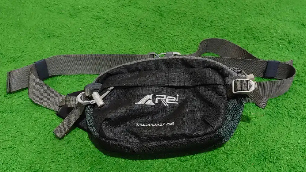 Tas Waistbag Rei seri Talamau03 Black Grey