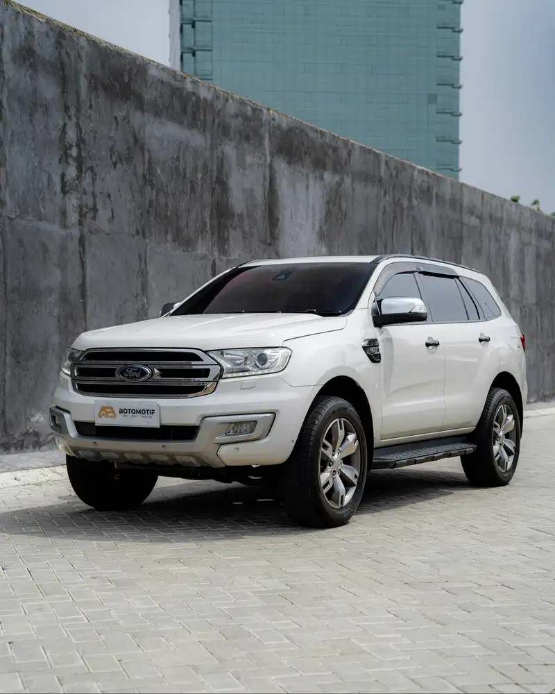 Ford Everest Titanium 2.2 4x2 AT 2016