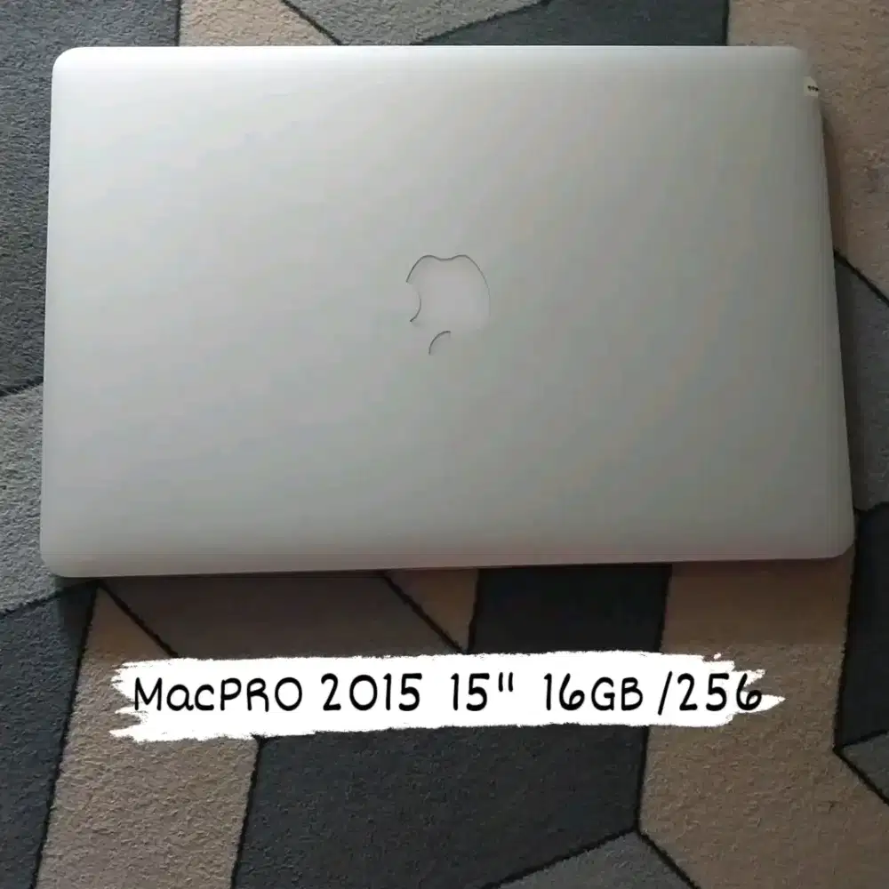 Macbook Pro Retina 15inci mid 2015
