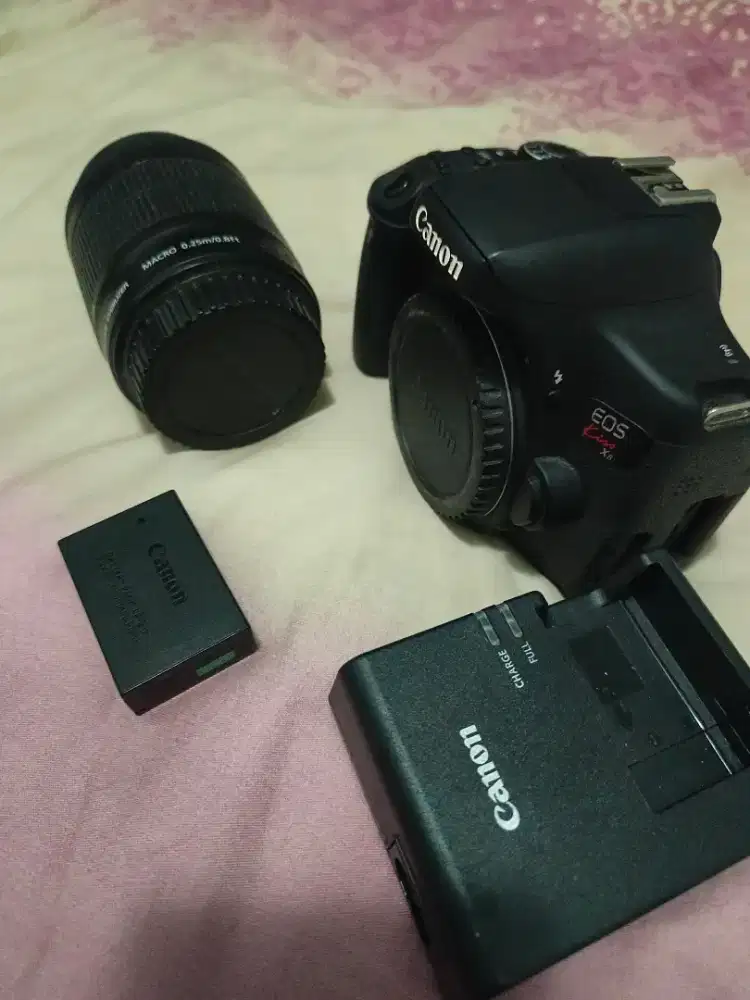 Canon kiss X8i + Lensa Kit Siap Pakai